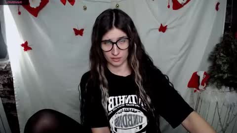 Snapshot of lauradre_ chatting on January 2025 08:51:02 AM Laura online show from January 2025 08:51:02 AM