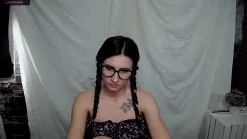 Snapshot of lauradre_ chatting on January 2025 02:50:02 PM Laura online show from January 2025 02:50:02 PM