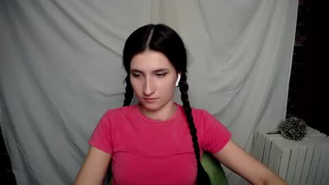Snapshot of lauradre_ chatting on February 2025 12:27:01 PM Laura online show from February 2025 12:27:01 PM