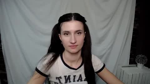 Snapshot of lauradre_ chatting on February 2025 11:44:02 AM Laura online show from February 2025 11:44:02 AM