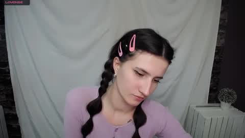 Snapshot of lauradre_ chatting on February 2025 02:24:02 PM Laura online show from February 2025 02:24:02 PM