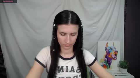 Snapshot of lauradre_ chatting on March 2025 09:35:02 AM Laura online show from March 2025 09:35:02 AM