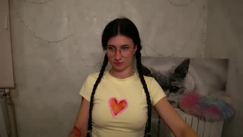 Snapshot of lauradre_ chatting on May 2026 07:05:02 AM Laura online show from May 2026 07:05:02 AM