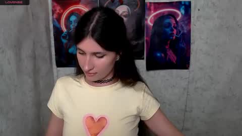Snapshot of lauradre_ chatting on June 2026 05:59:01 AM Laura online show from June 2026 05:59:01 AM