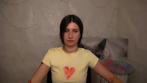 Snapshot of lauradre_ chatting on June 2026 11:19:01 AM Laura online show from June 2026 11:19:01 AM