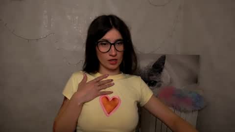 Snapshot of lauradre_ chatting on June 2026 10:05:02 AM Laura online show from June 2026 10:05:02 AM