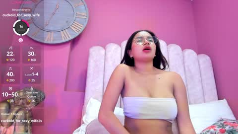 Laura Glowing online show from December 2024 07:01:01 AM