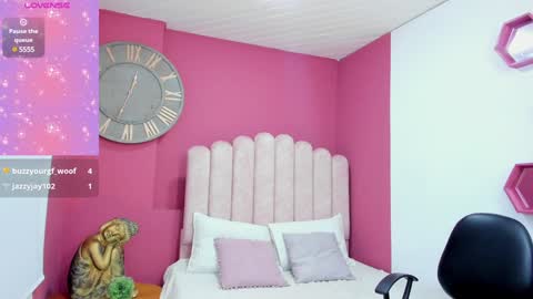 Laura Glowing online show from January 2025 03:30:02 AM