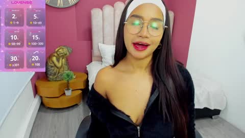 Laura Glowing online show from February 2025 02:59:02 AM