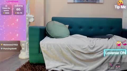 Laura Glowing online show from February 2025 06:22:02 AM