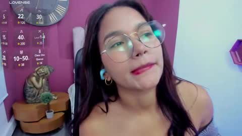 Laura Glowing online show from February 2025 02:59:02 AM