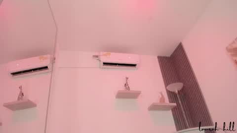 Snapshot of laurah_hill chatting on September 2025 12:26:01 PM Lau online show from September 2025 12:26:01 PM