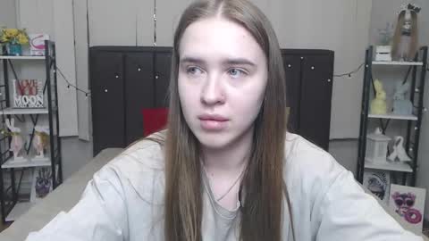 LauraHlot online show from September 2025 06:30:02 PM