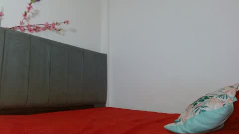 Laura online show from April 2026 09:18:02 PM