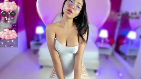 Laura MartinGMT-5 2200-0600 online show from December 2024 03:58:01 AM