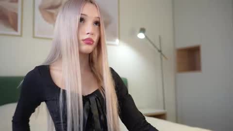 Snapshot of lauramusk chatting on September 2025 08:27:01 AM Laura online show from September 2025 08:27:01 AM