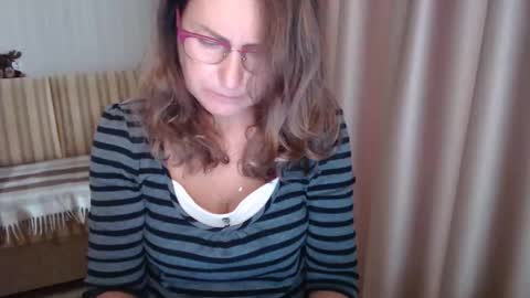 Lauraoven1 online show from October 2025 09:16:01 AM