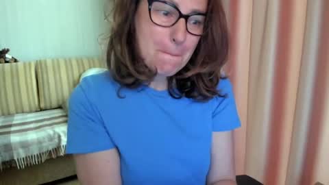 Lauraoven1 online show from May 2026 06:52:02 AM