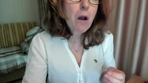 Lauraoven1 online show from May 2026 09:26:02 AM