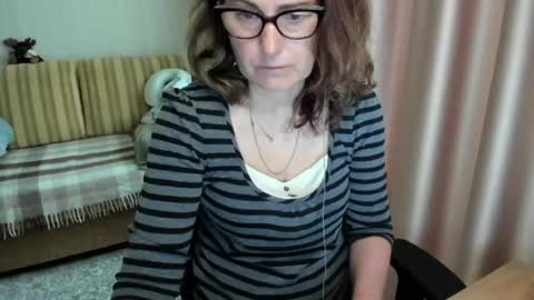 Lauraoven1 online show from May 2026 07:17:01 AM