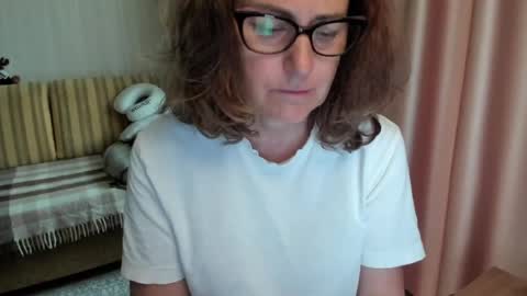 Lauraoven1 online show from June 2026 08:15:02 AM
