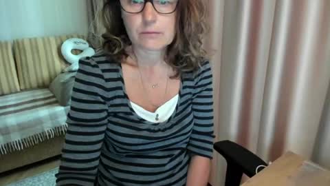 Lauraoven1 online show from July 2026 07:13:01 AM