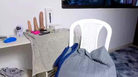 Laura online show from February 2025 11:48:01 PM