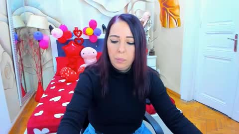Snapshot of laurasinfull chatting on February 2025 04:09:02 AM Laura online show from February 2025 04:09:02 AM