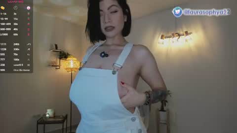Laura online show from July 2026 09:14:01 PM