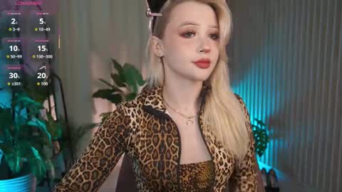  Laura  online show from September 2025 05:31:01 AM