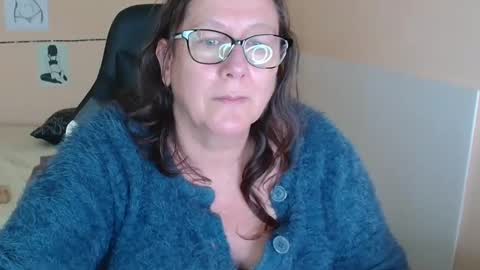 Snapshot of laureanne50 chatting on December 2024 01:25:02 PM laureanne online show from December 2024 01:25:02 PM