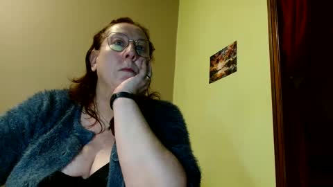 Snapshot of laureanne50 chatting on February 2025 08:29:02 PM laureanne online show from February 2025 08:29:02 PM