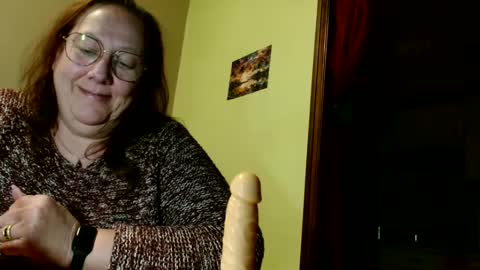 Snapshot of laureanne50 chatting on March 2025 08:32:01 PM laureanne online show from March 2025 08:32:01 PM