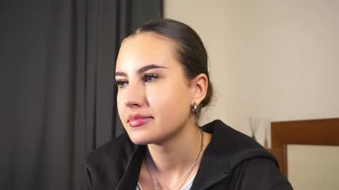 Snapshot of laureencadriel chatting on November 2025 07:28:01 AM Monica online show from November 2025 07:28:01 AM