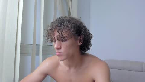 Laureent online show from December 2024 10:05:02 AM