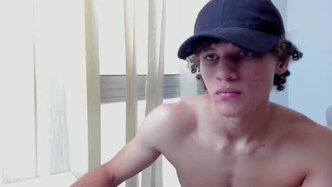 Laureent online show from December 2024 07:03:02 PM