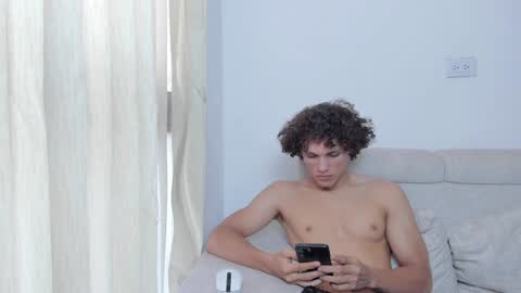 Laureent online show from December 2024 07:22:01 PM