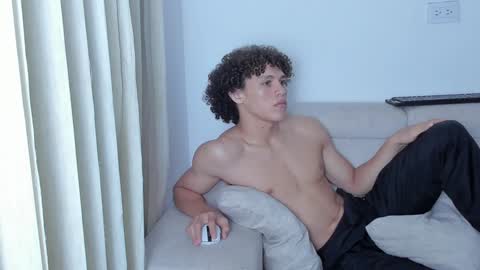 Laureent online show from February 2025 09:46:01 AM