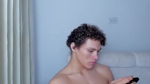 Laureent online show from February 2025 11:17:02 AM