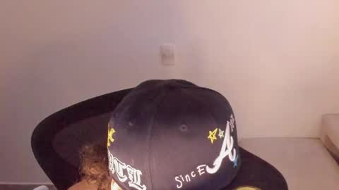 Laureent online show from December 2025 12:33:02 PM