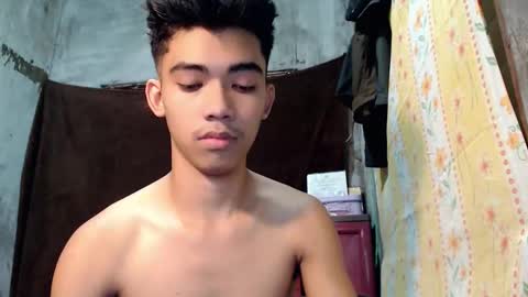 laurence_cuttieguyhere online show from April 2026 07:22:01 AM