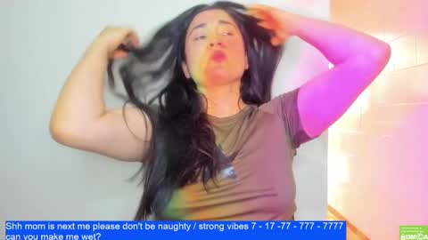 Snapshot of laurengirls1 chatting on December 2024 07:22:01 PM onlyfan laureng7 - 7 laureng2 online show from December 2024 07:22:01 PM