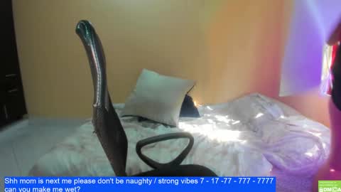 Snapshot of laurengirls1 chatting on December 2024 12:40:02 PM onlyfan laureng7 - 7 laureng2 online show from December 2024 12:40:02 PM