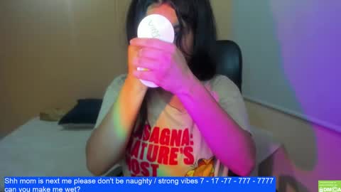 Snapshot of laurengirls1 chatting on December 2024 03:21:02 AM onlyfan laureng7 - 7 laureng2 online show from December 2024 03:21:02 AM