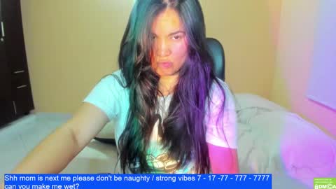 Snapshot of laurengirls1 chatting on December 2024 03:56:02 AM onlyfan laureng7 - 7 laureng2 online show from December 2024 03:56:02 AM