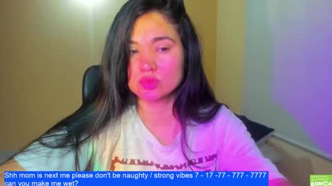 Snapshot of laurengirls1 chatting on December 2024 05:49:01 AM onlyfan laureng7 - 7 laureng2 online show from December 2024 05:49:01 AM