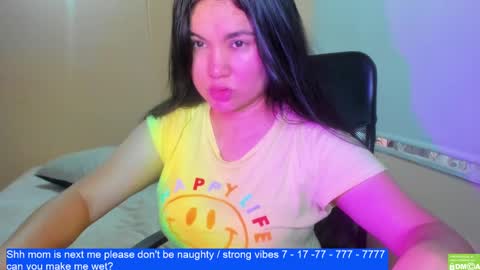 Snapshot of laurengirls1 chatting on December 2024 09:49:02 PM onlyfan laureng7 - 7 laureng2 online show from December 2024 09:49:02 PM