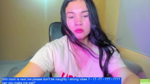 Snapshot of laurengirls1 chatting on January 2025 07:18:02 PM onlyfan laureng7 - 7 laureng2 online show from January 2025 07:18:02 PM