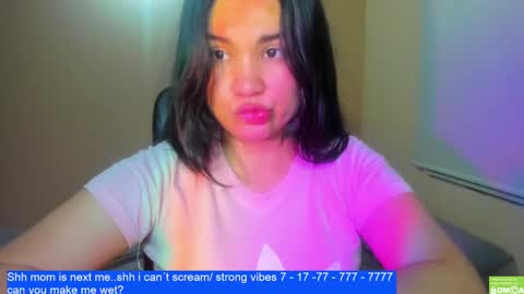 Snapshot of laurengirls1 chatting on January 2025 01:19:01 AM onlyfan laureng7 - 7 laureng2 online show from January 2025 01:19:01 AM
