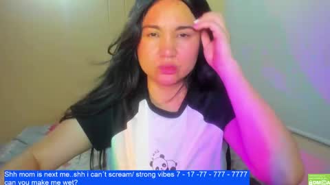 Snapshot of laurengirls1 chatting on January 2025 11:56:01 PM onlyfan laureng7 - 7 laureng2 online show from January 2025 11:56:01 PM